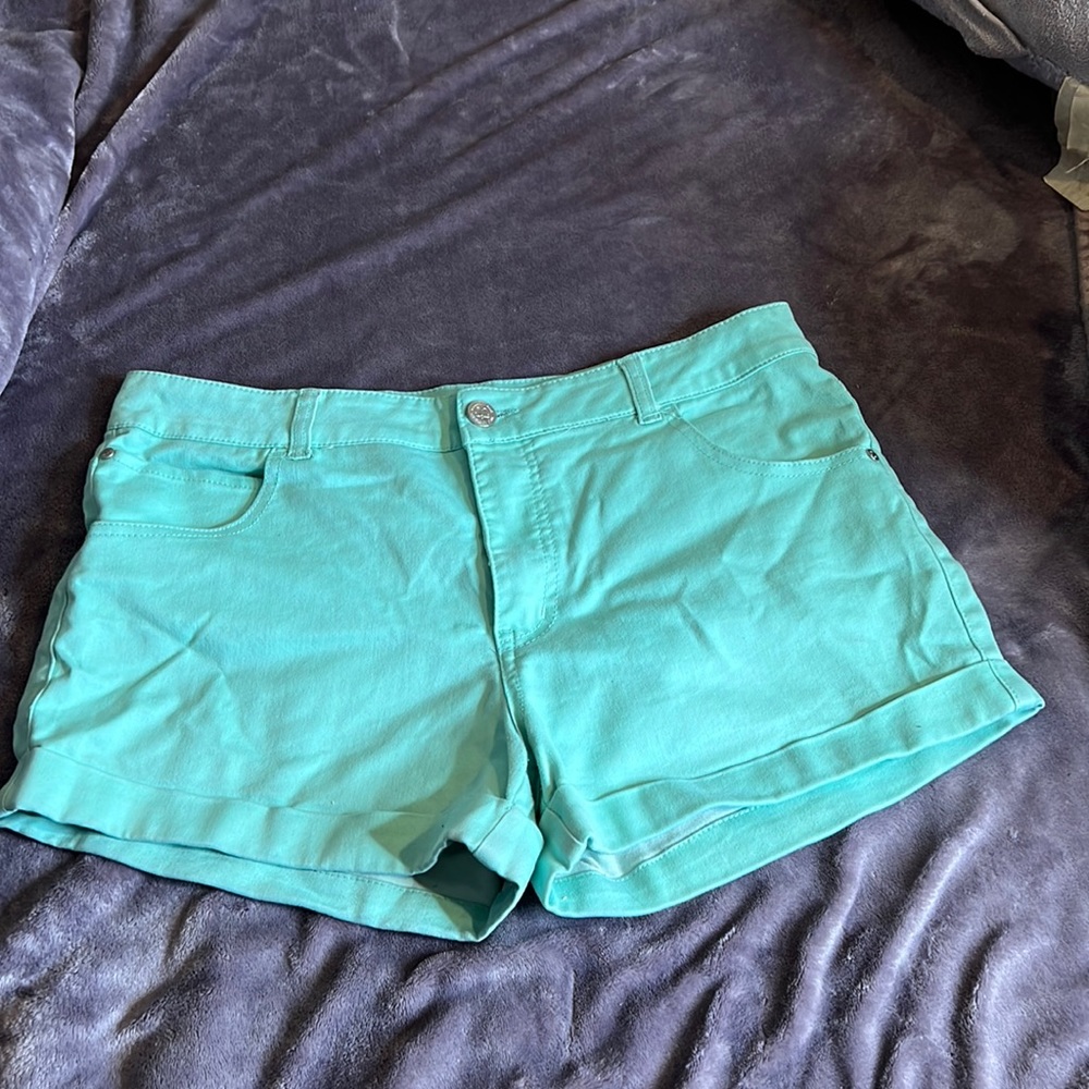 Celebrity pink jeans SHORTS